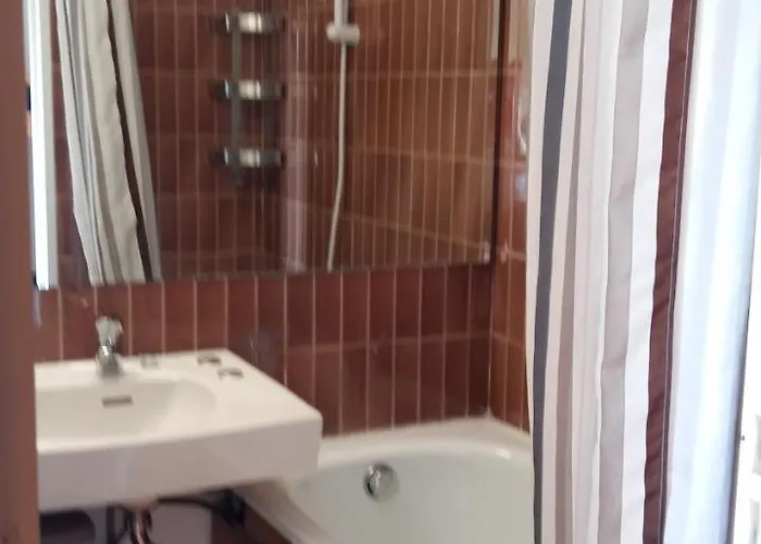 Des Pecheurs 公寓 *